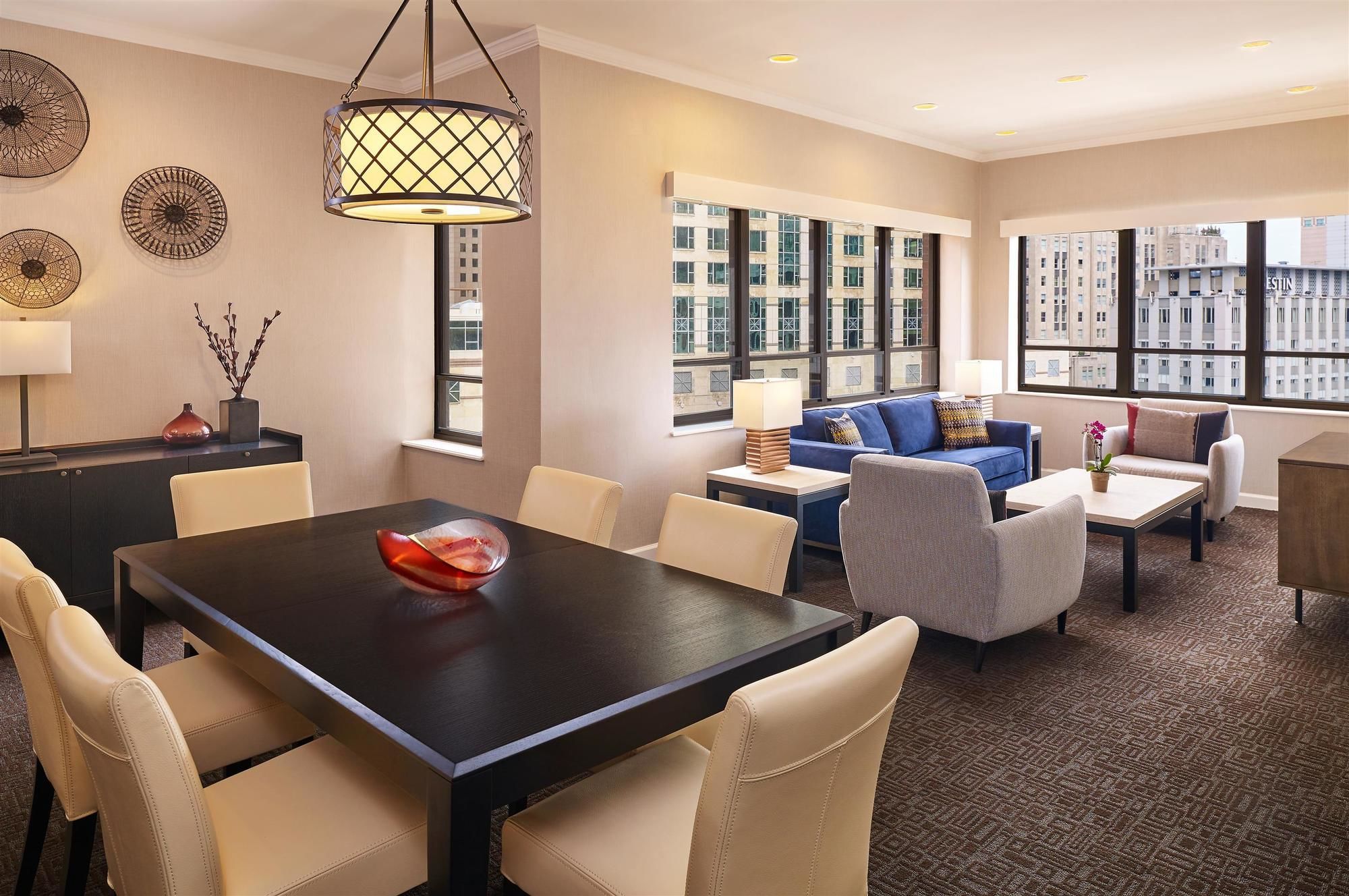 Discount Coupon for The Tremont Chicago Hotel at Magnificent Mile in