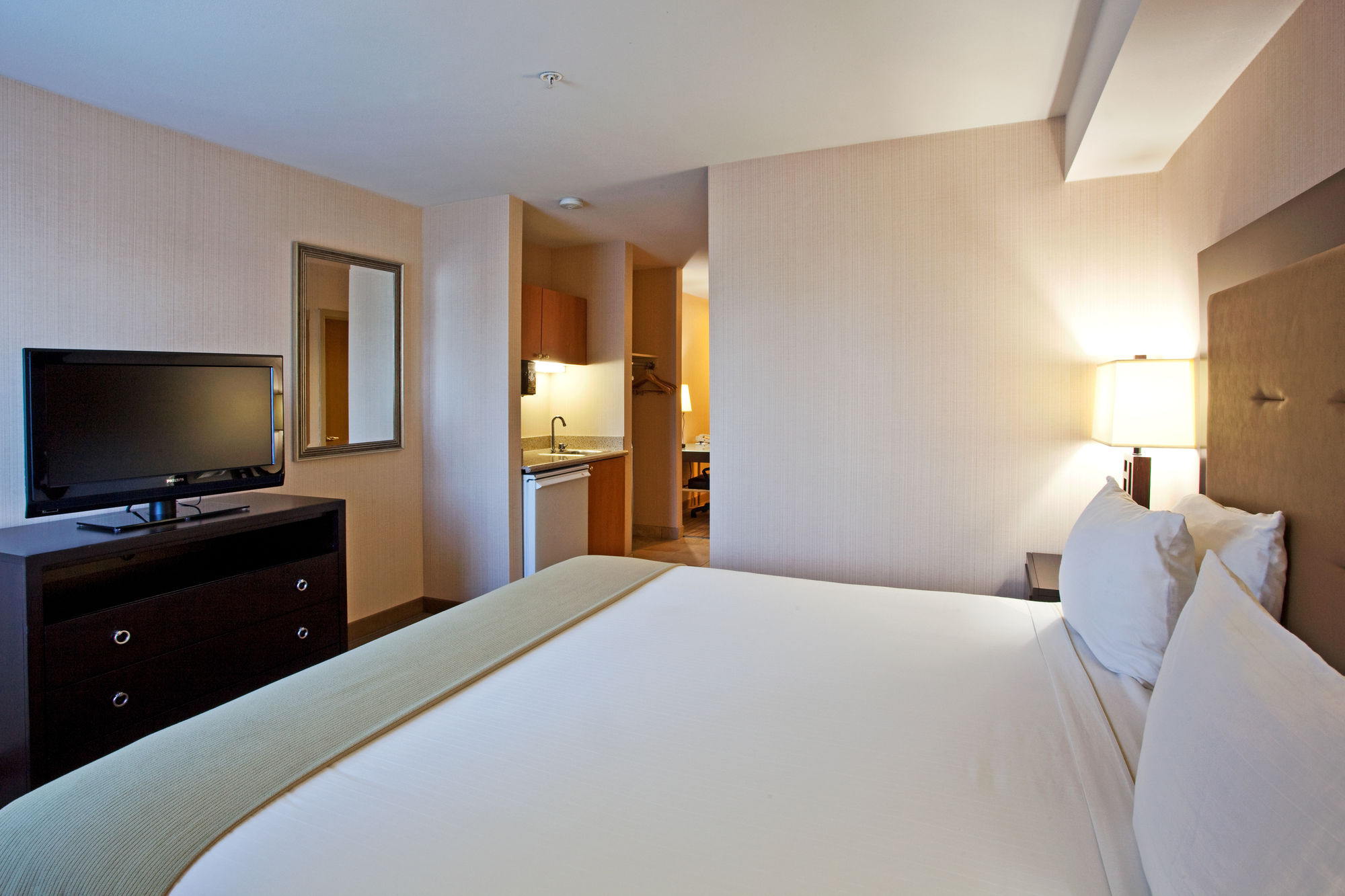 Holiday Inn Express Hotel & Suites SeaTac in Seattle, WA