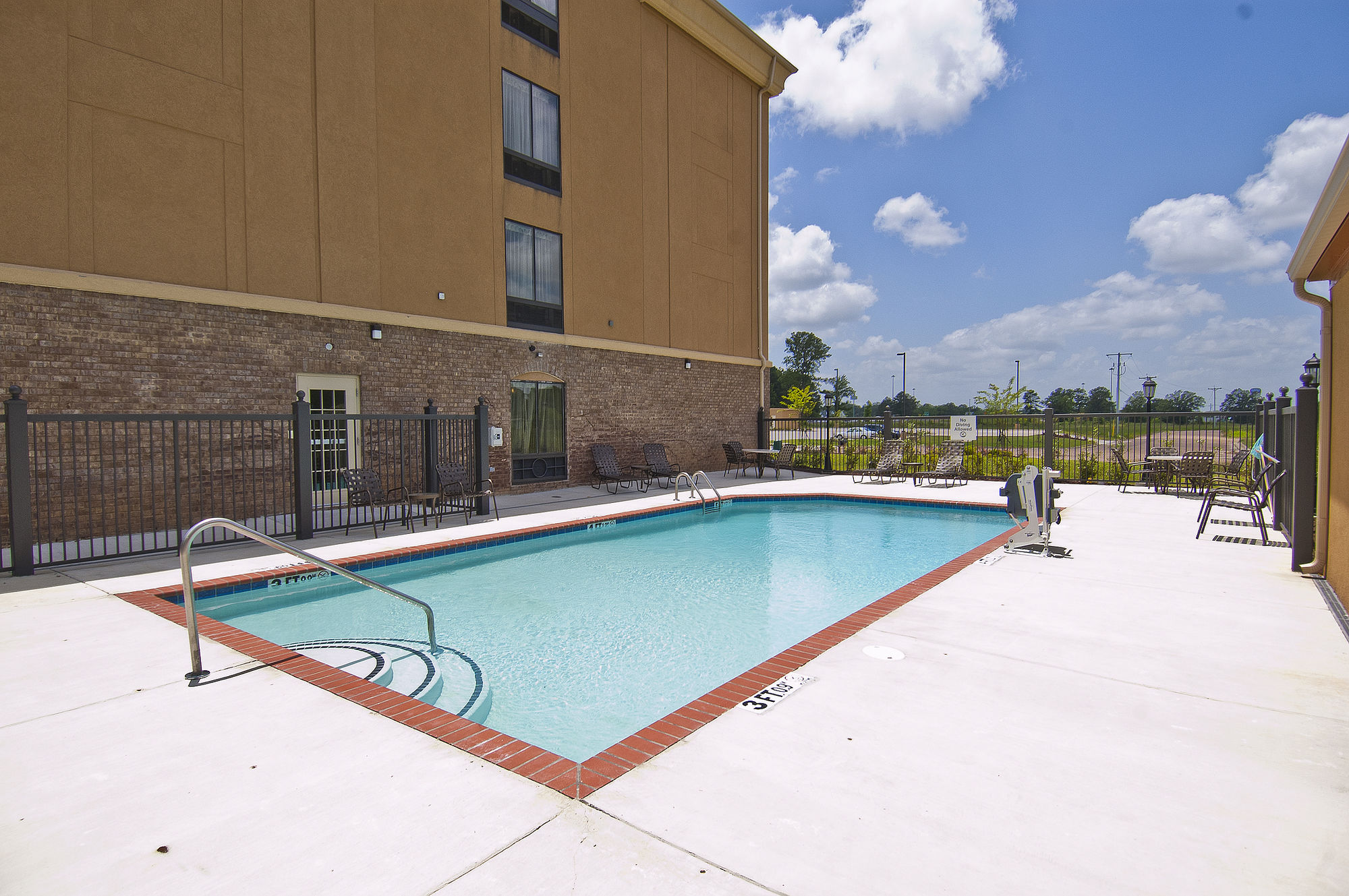 Holiday Inn Express & Suites Jackson / Pearl Intl Airport in Pearl, MS