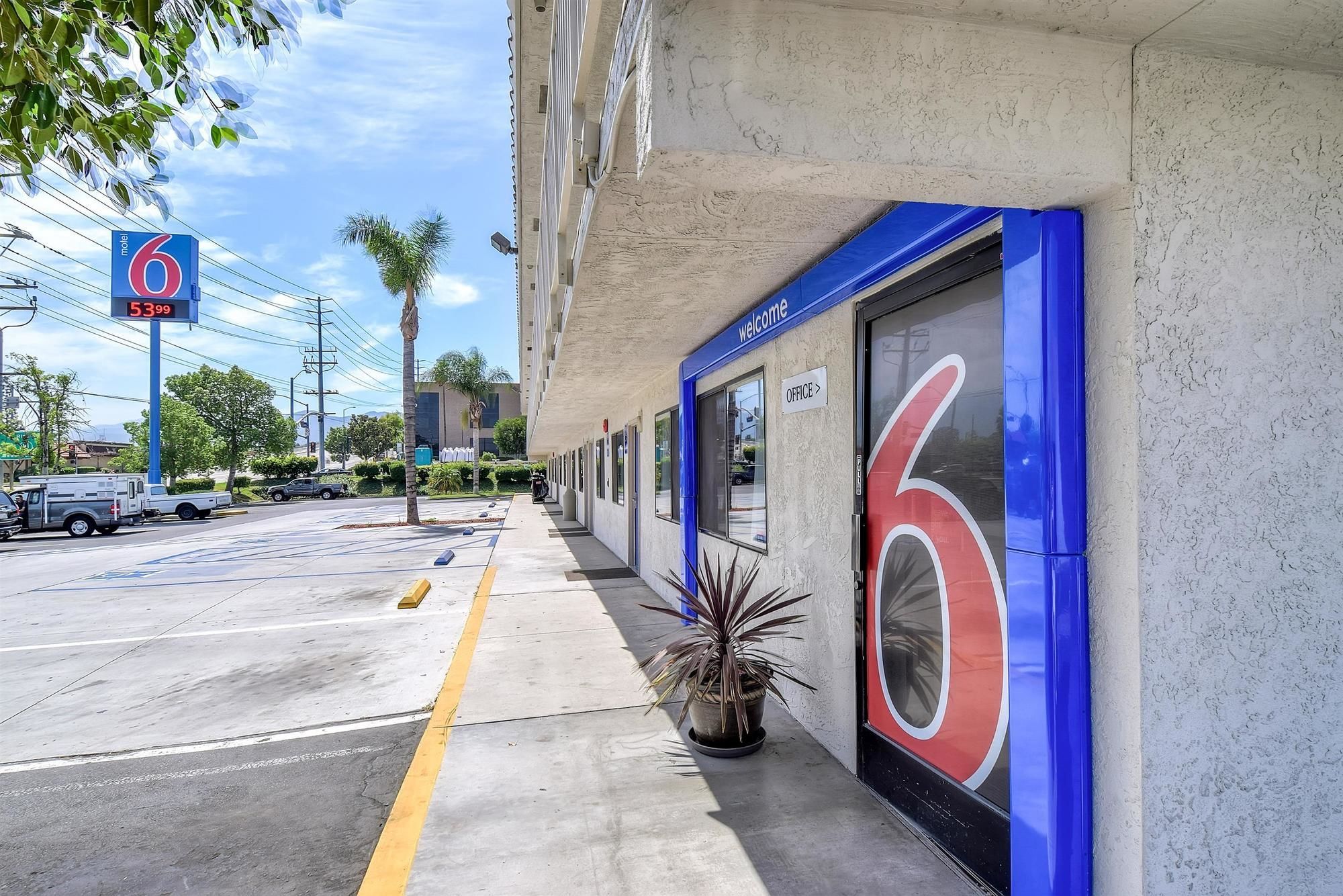 Motel 6 Corona in Corona, CA