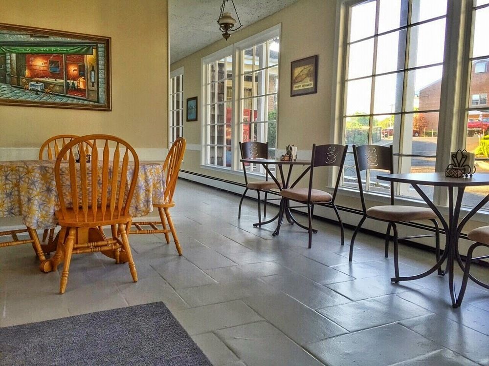 Discount Coupon for Budget Host East End Hotel in Riverhead in