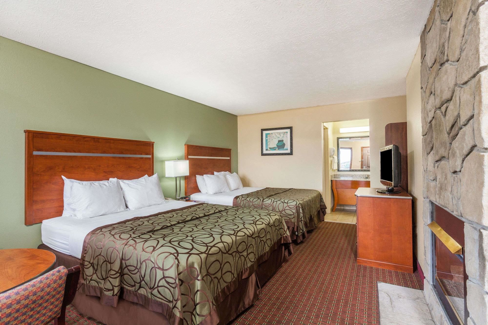 Discount Coupon for Baymont Inn & Suites Pigeon in Pigeon