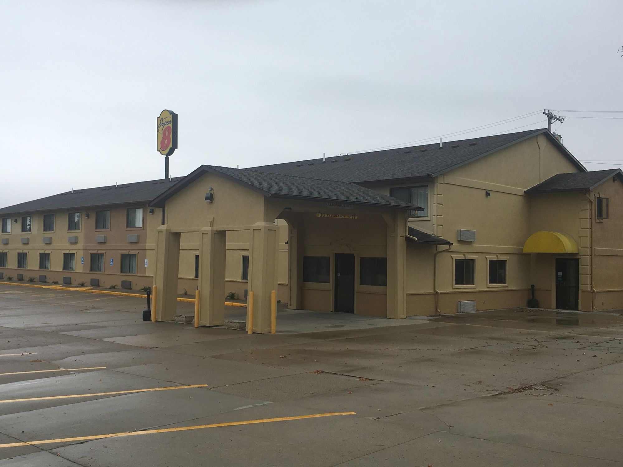 Newton Hotel Coupons for Newton, Iowa