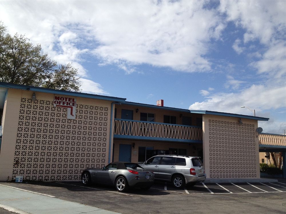 Three Oaks Motel in Titusville, FL