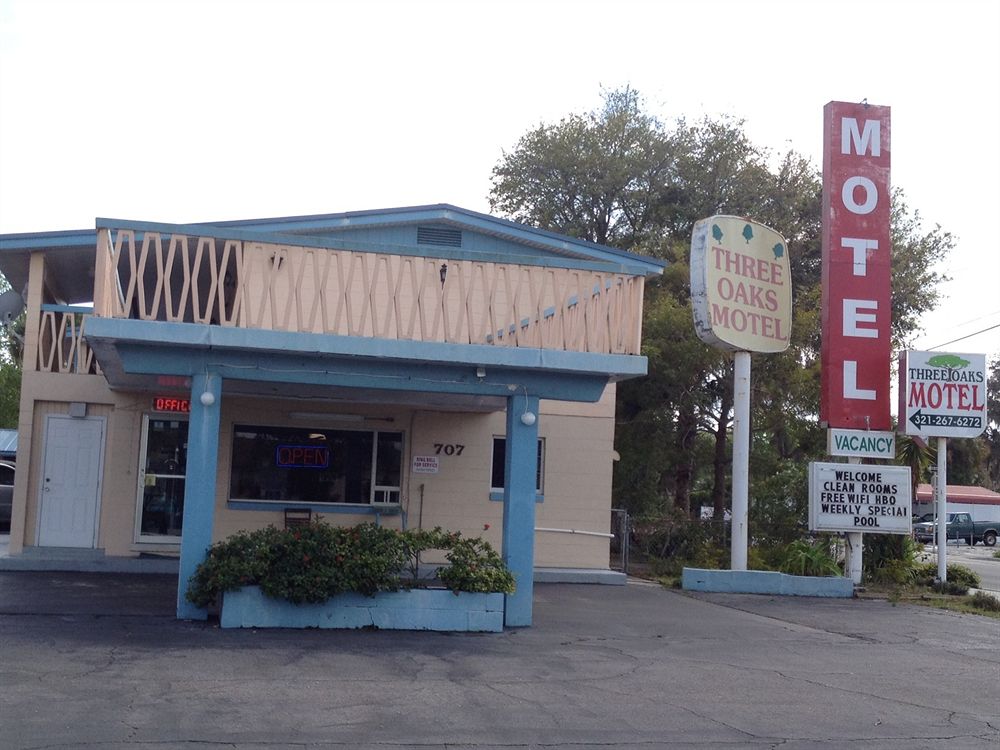 Three Oaks Motel in Titusville, FL