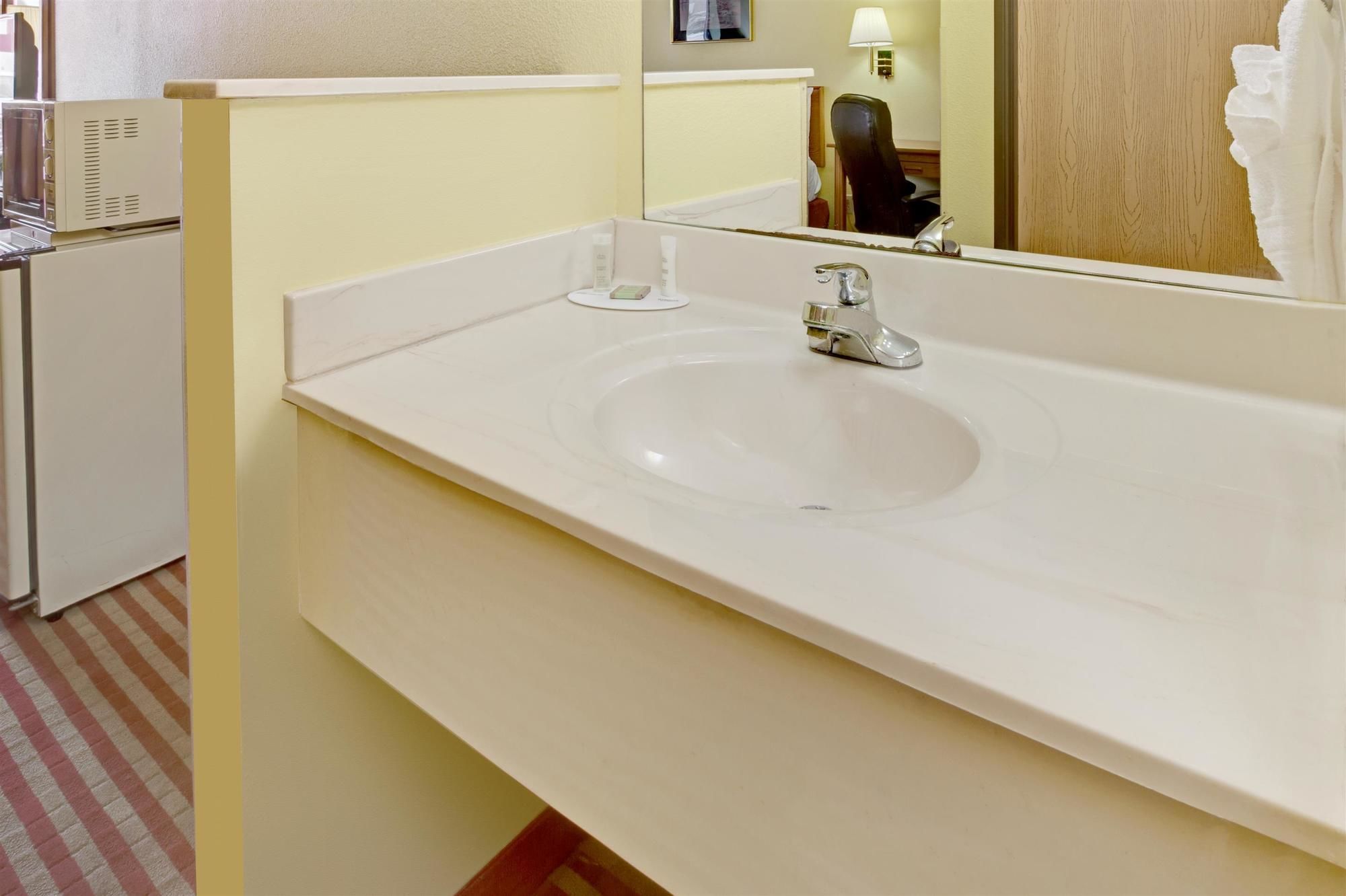 Super 8 Pasadena Tx in Pasadena, TX