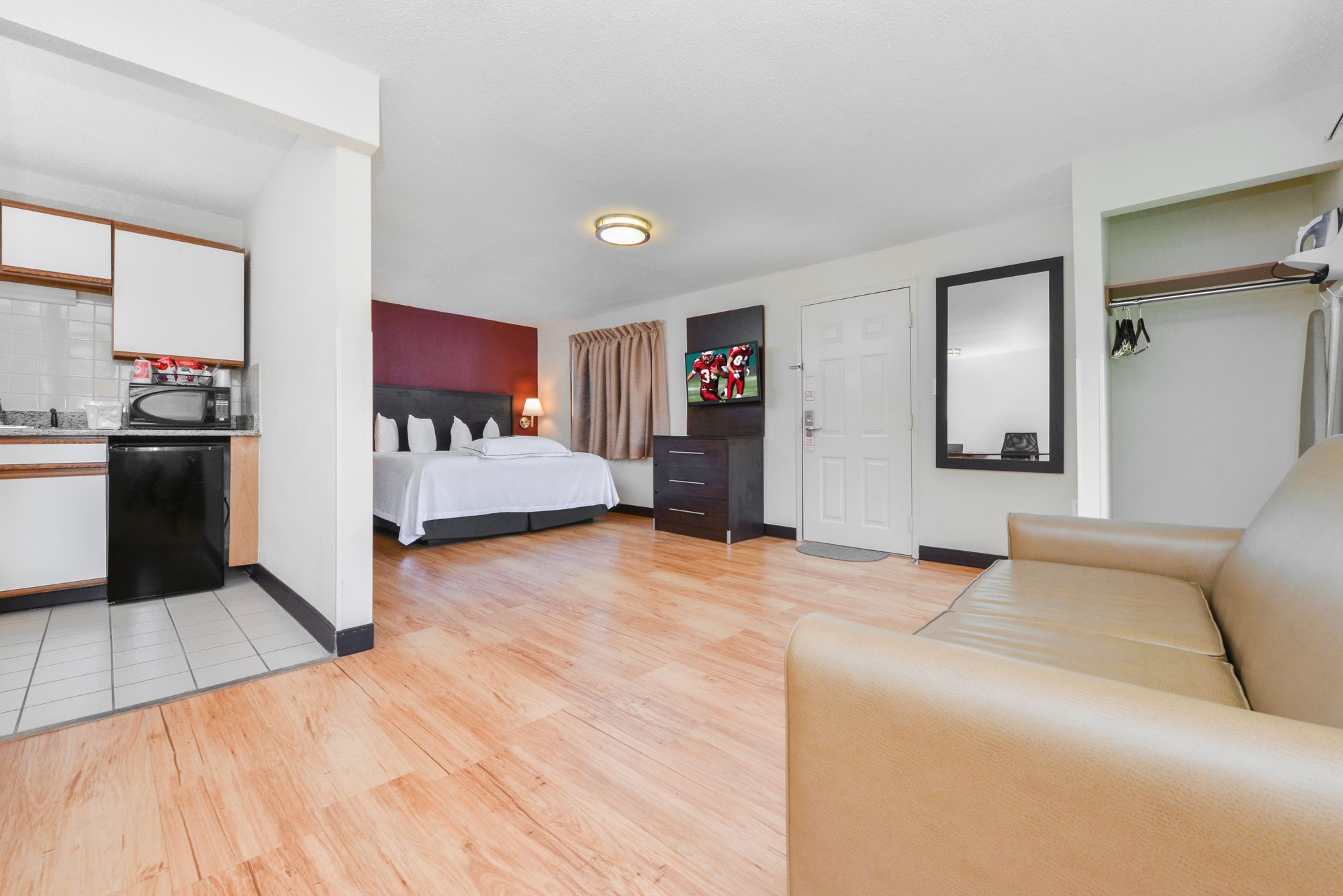 Discount Coupon for Red Roof Inn & Suites Guilford in Guilford