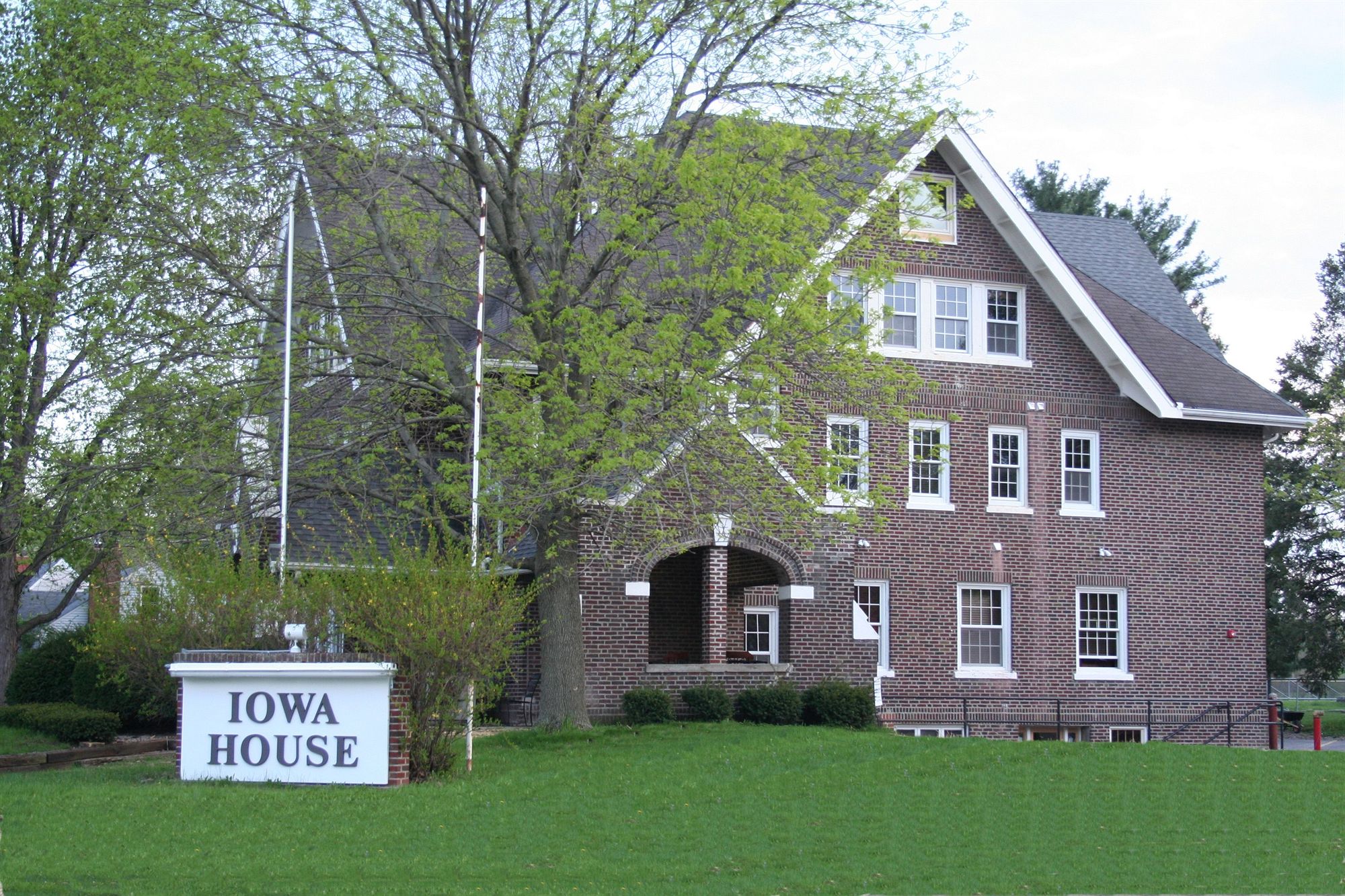 Discount Coupon for Iowa House in Ames, Iowa Save Money!
