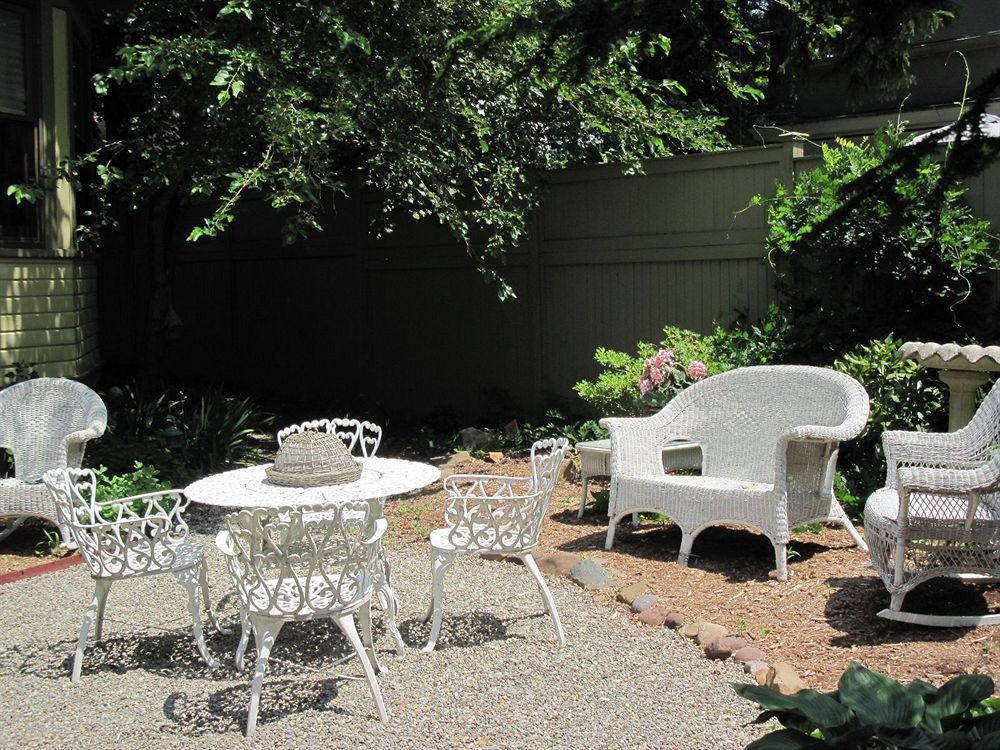 The Summit DeBary Inn