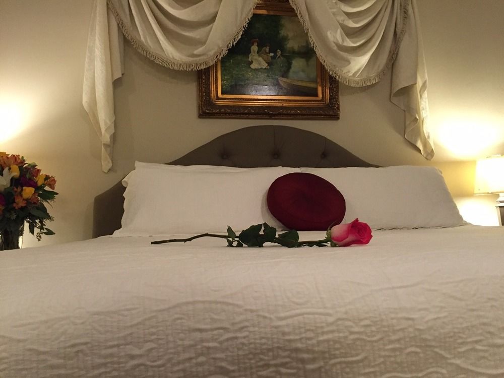 Discount Coupon for Square Inn in Wimberley, Texas Save Money!