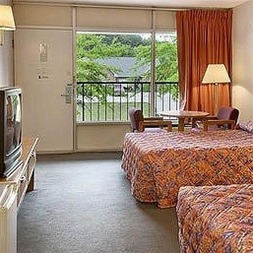 Town and Country Inn Suites Spindale in Spindale, NC