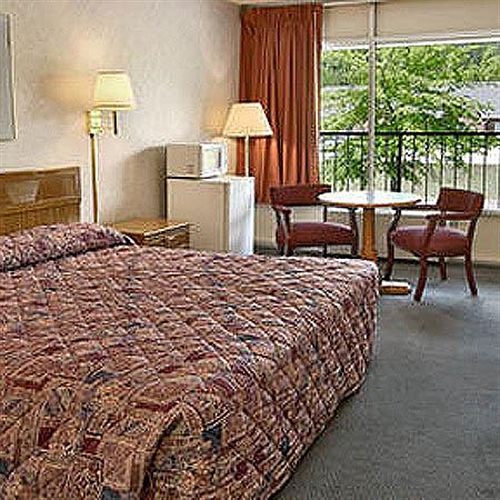 Town and Country Inn Suites Spindale in Spindale, NC