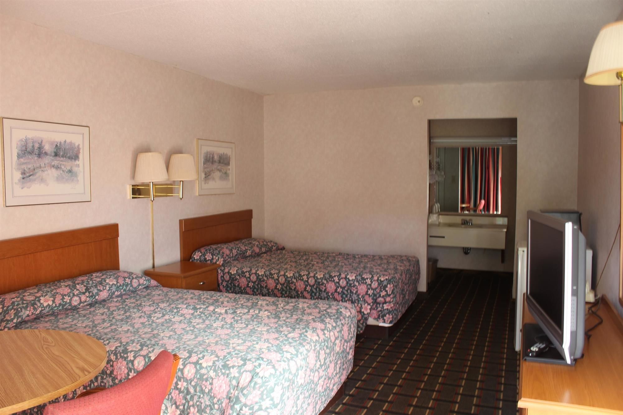 Town and Country Inn Suites Spindale in Spindale, NC