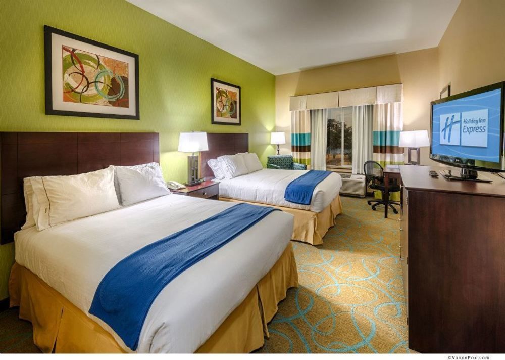 Holiday Inn Express Hotel & Suites Red Bluff-South Redding