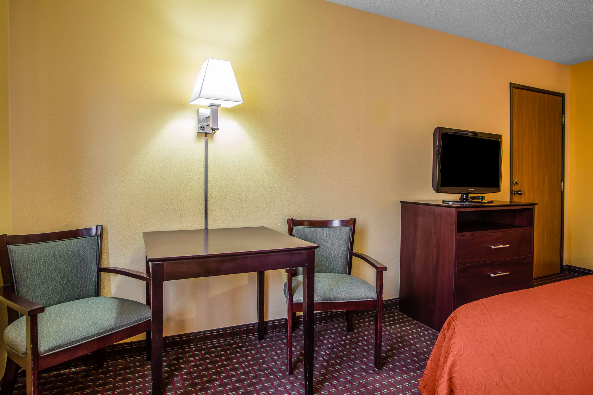 Quality Inn Central Wisconsin Airport in Mosinee, WI