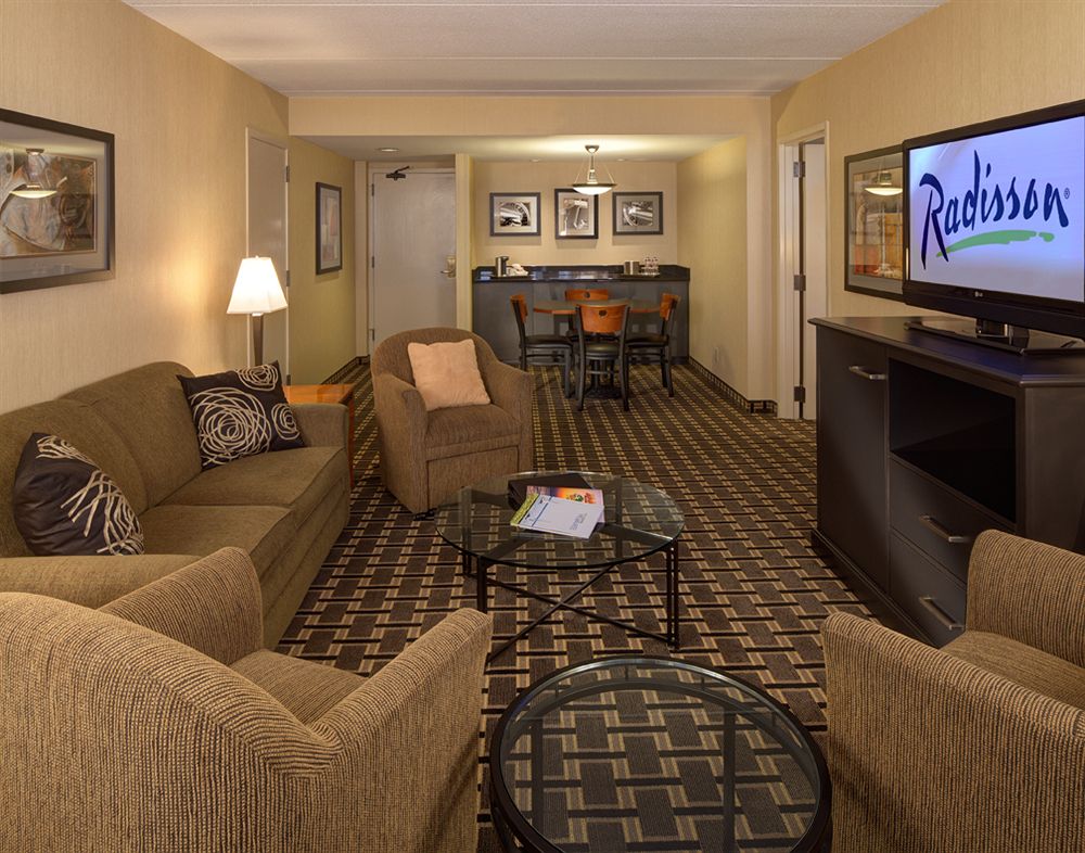 Discount Coupon for Radisson Hotel Milwaukee West in Milwaukee