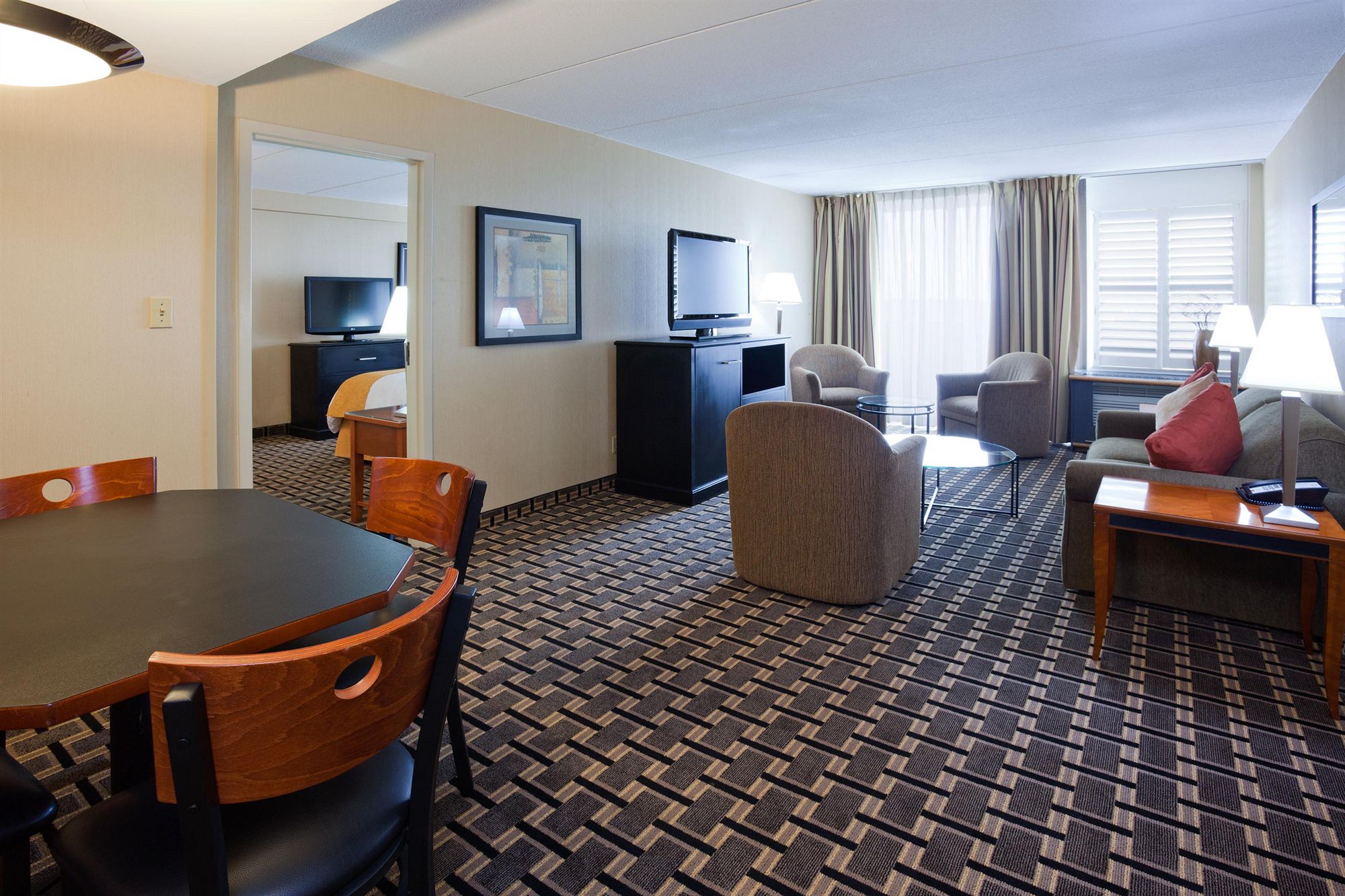 Discount Coupon for Radisson Hotel Milwaukee West in Milwaukee