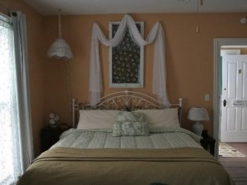 Amandas Bequest Bed & Breakfast in Montague, mi