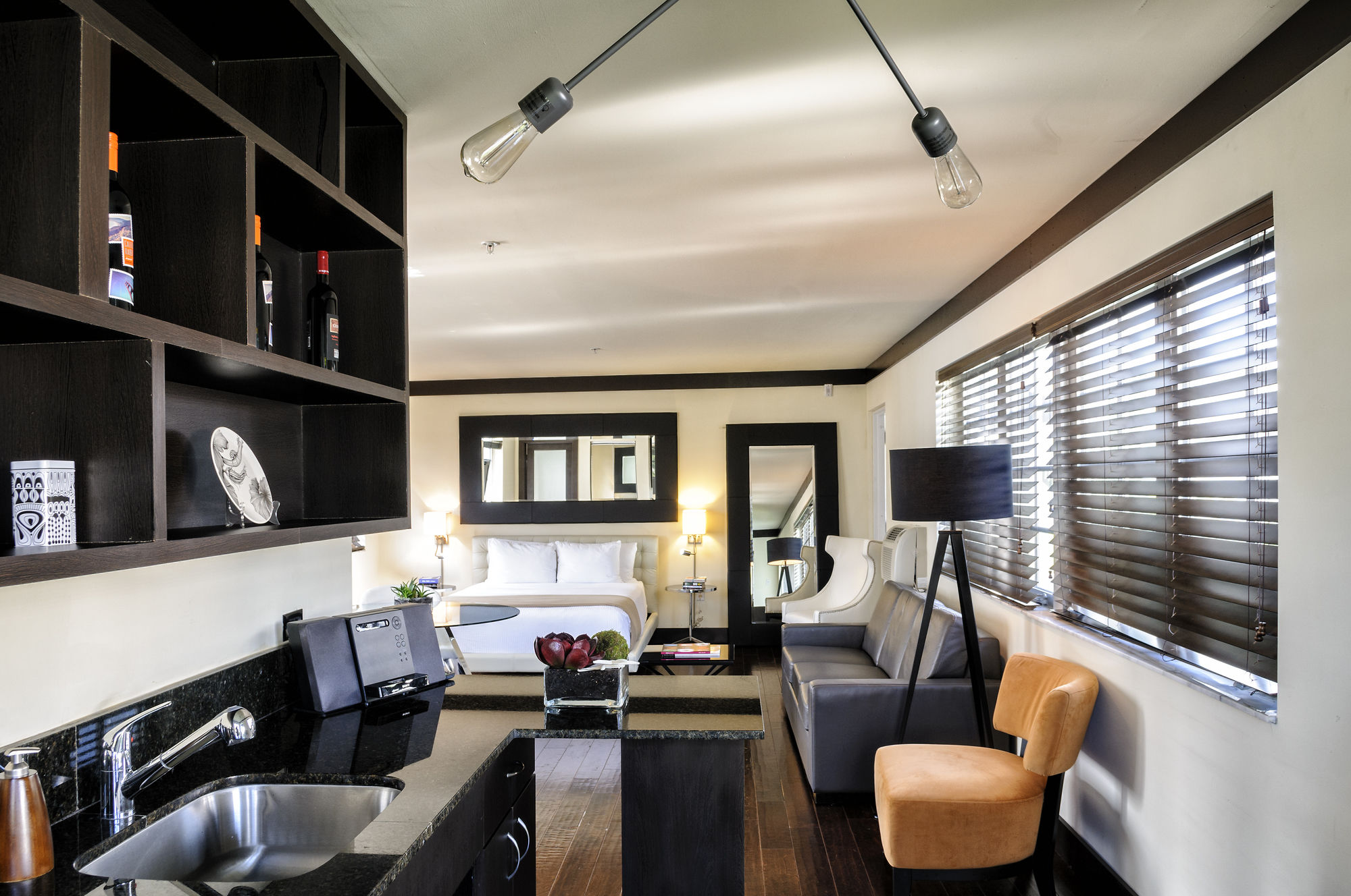 Discount Coupon for Lincoln Arms Suites in Miami Beach, Florida Save