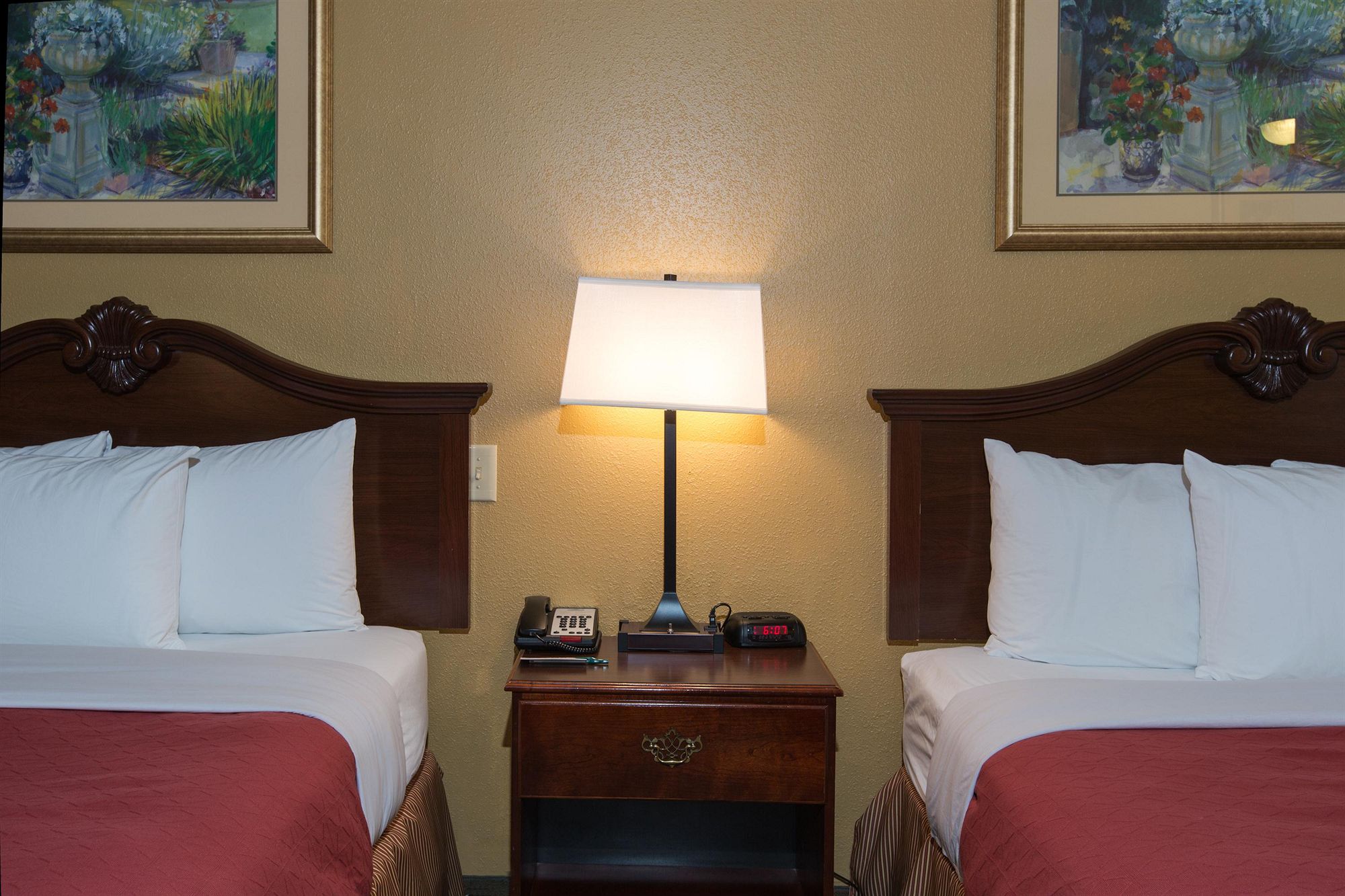 Country Inn & Suites in Lumberton, NC