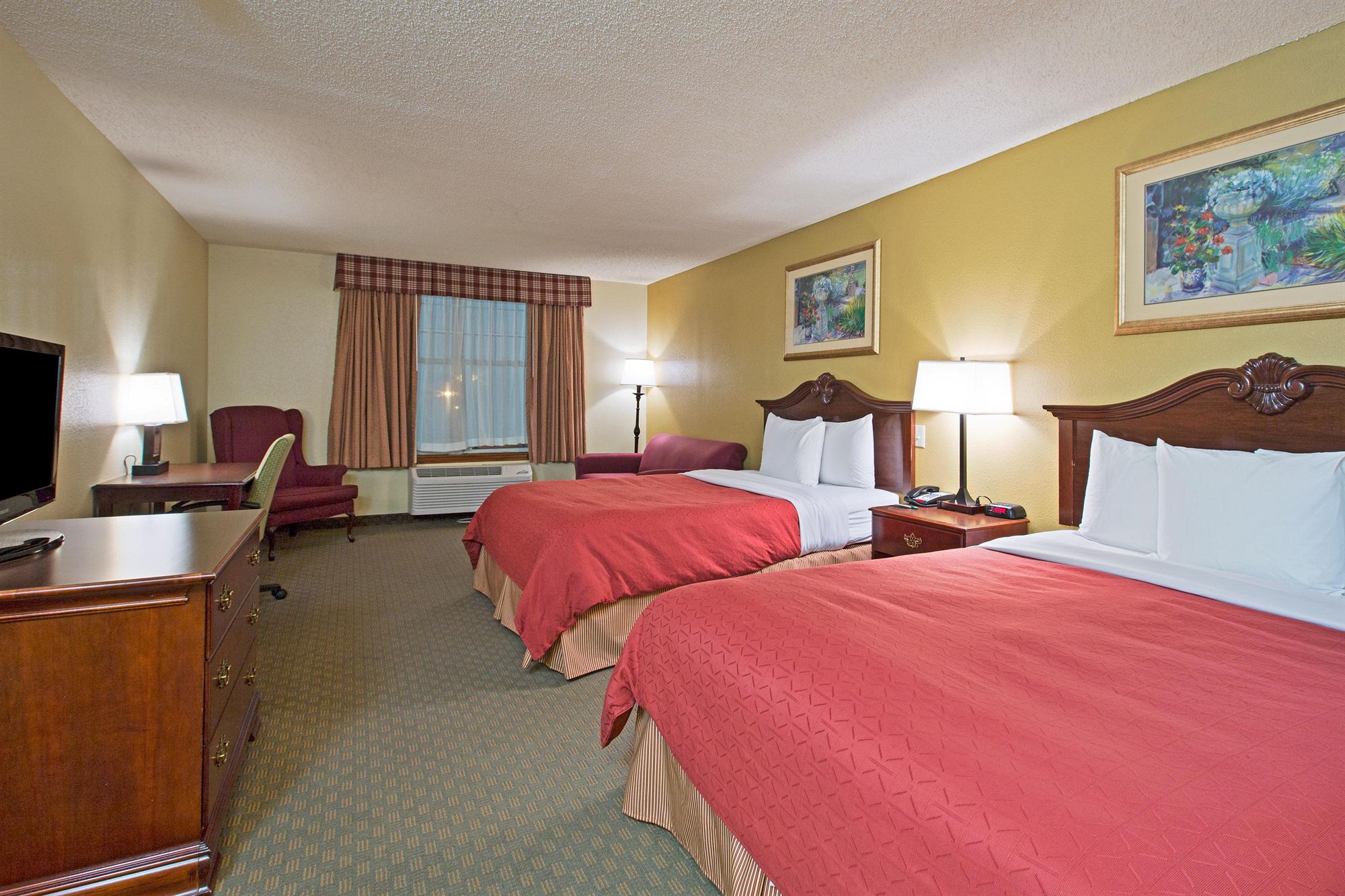 Country Inn & Suites in Lumberton, NC