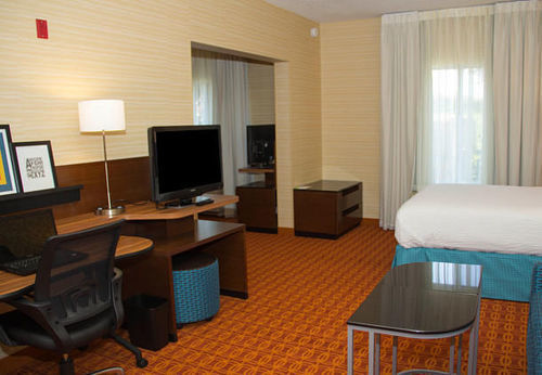 Fairfield Inn & Suites Watervliet Berrien County in Watervliet, MI