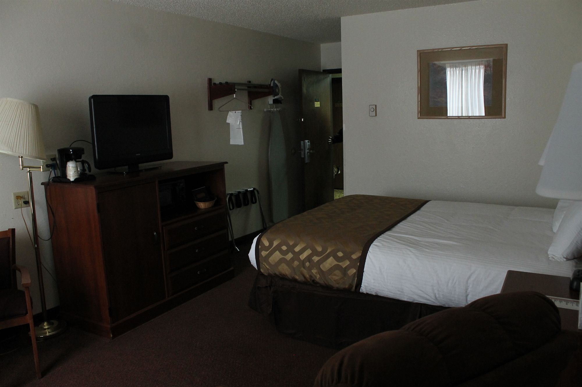 Discount Coupon for Lone Tree Inn in Sidney, Montana Save Money!