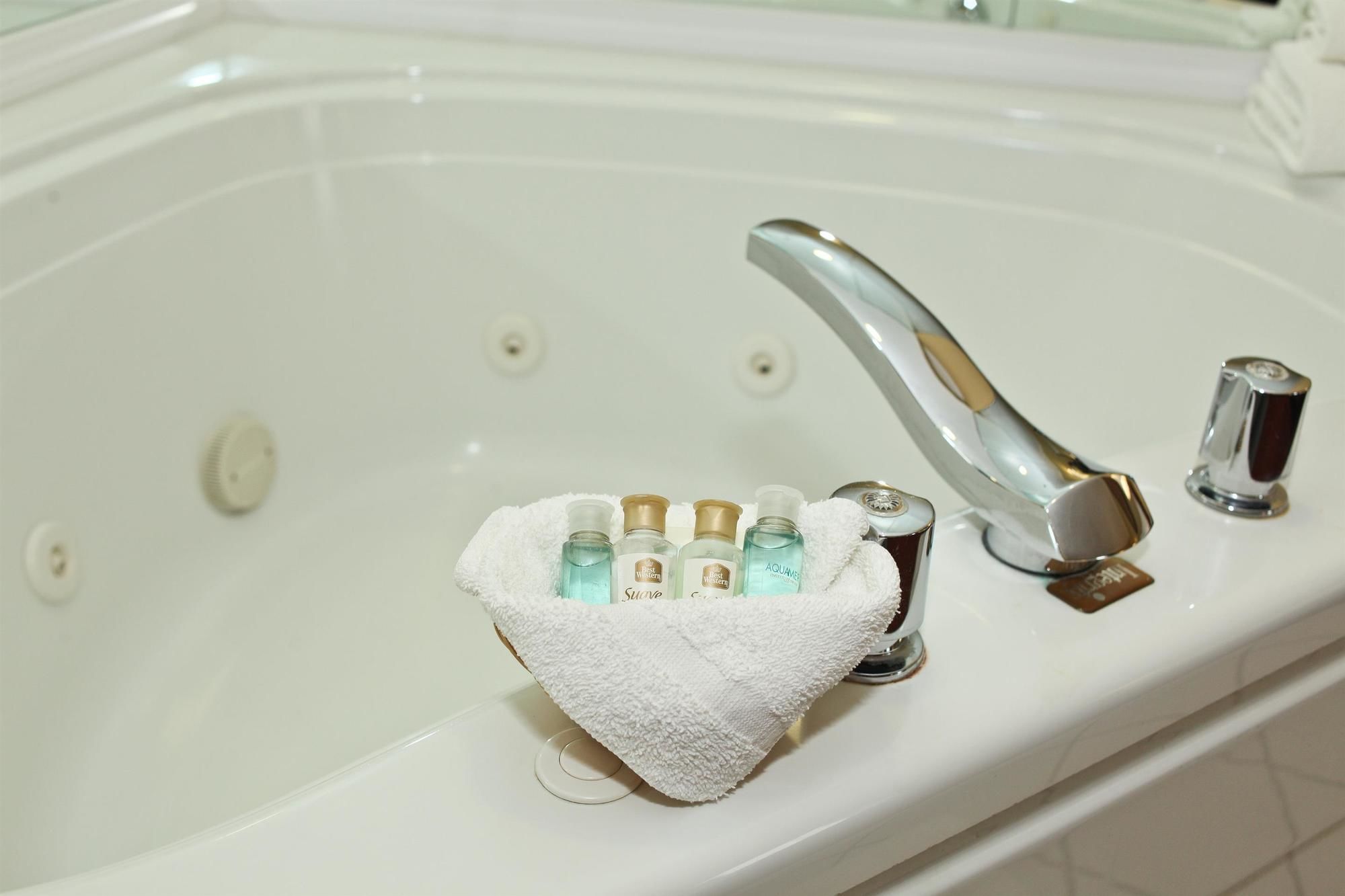 Best Western Waukesha Grand in Pewaukee, WI