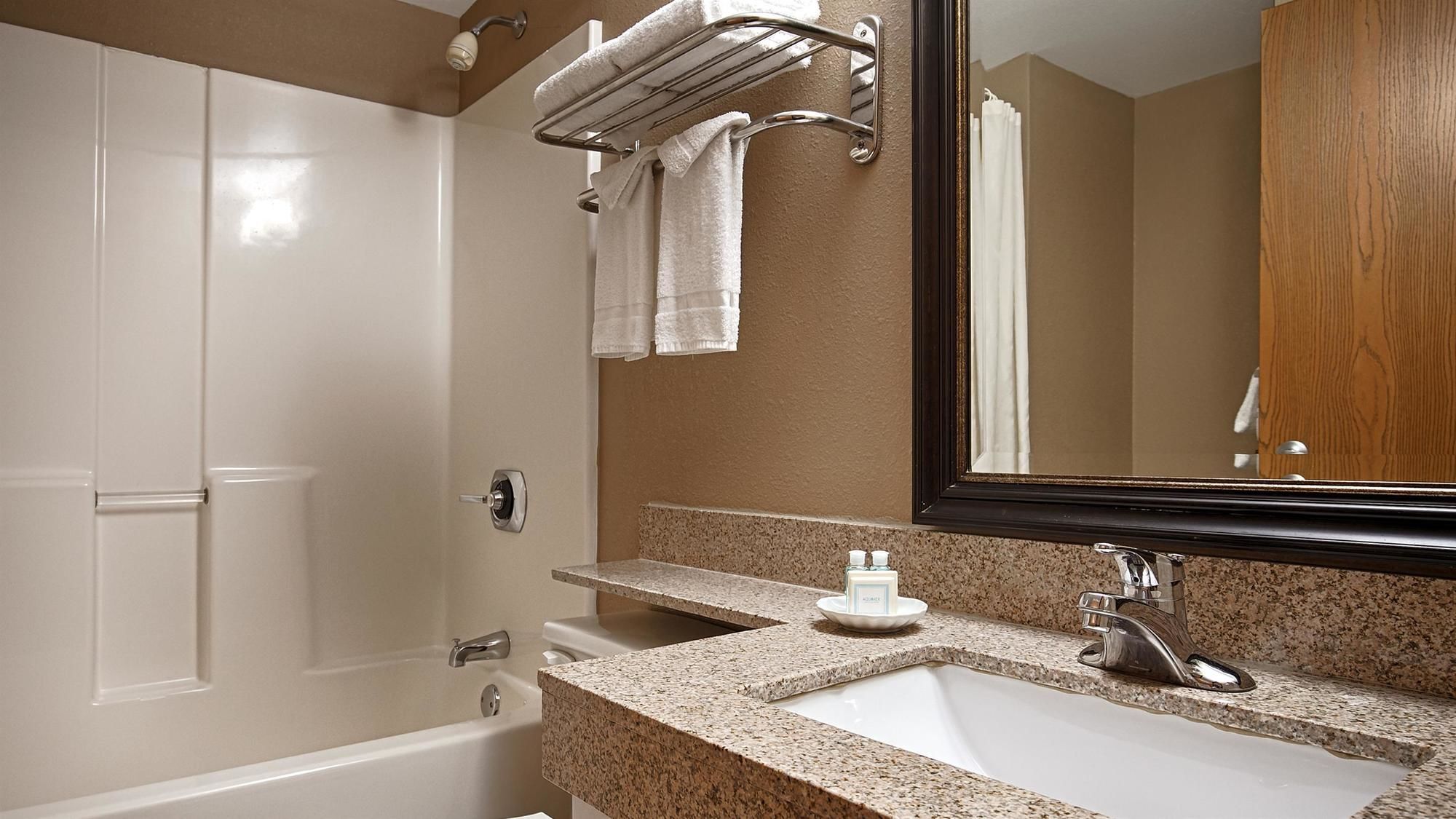 Best Western Waukesha Grand in Pewaukee, WI