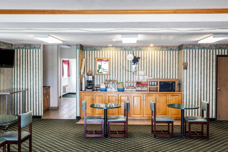 Discount Coupon for SUPER 8 SWEET SPRINGS MO in Columbia, Missouri