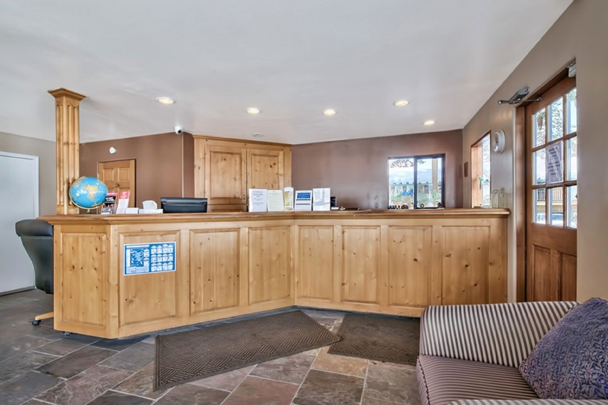 Discount Coupon for Blue Jay Lodge in Lake Tahoe, California - Save Money!