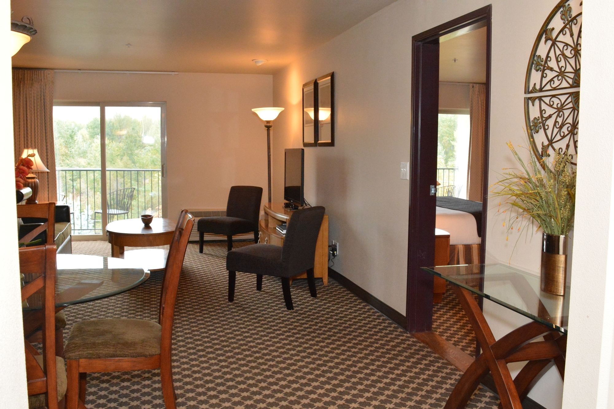 Discount Coupon for Oxford Suites Yakima in Yakima, Washington Save