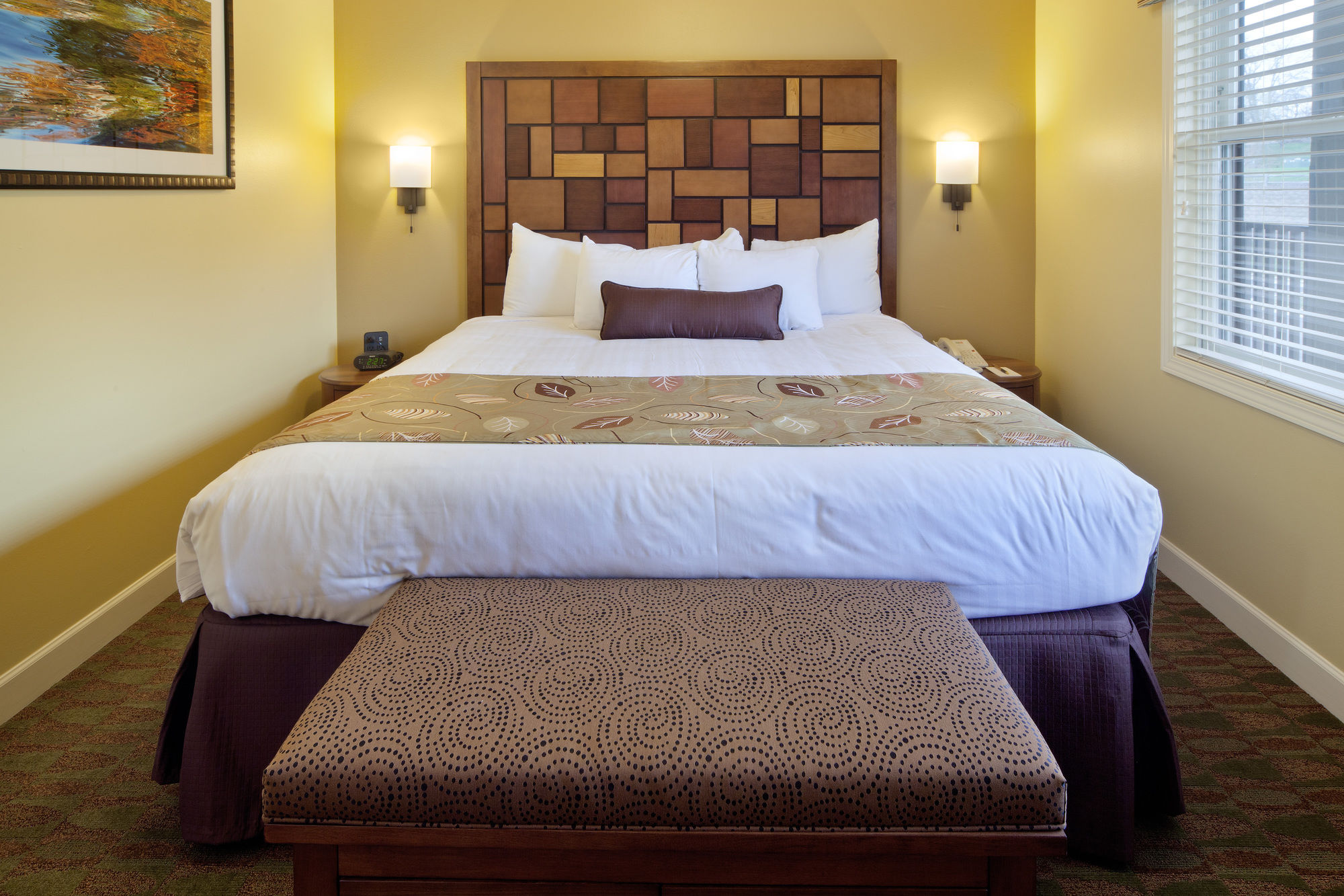 Discount Coupon for Holiday Inn Club Vacations at Lake Geneva Resort in