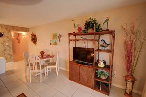 Gulf Dunes - 1 BR Condo, Beach Front - RJV 1498 in Ft Walton Beach, FL