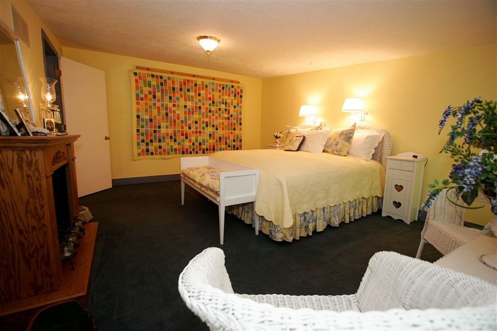 Discount Coupon for By The Side Of The Road Bed & Breakfast in