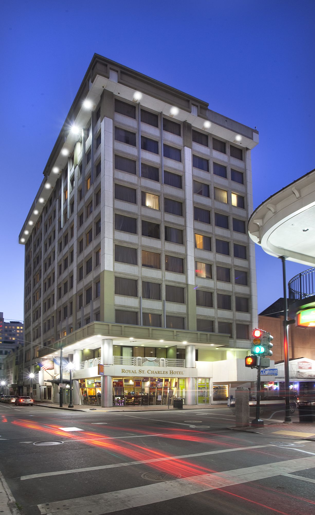 Отели орлеан. Новый орлеан луизиана отели. Апартаменты орлеанов. Отель французский квартал. Королевский отель новый орлеан.