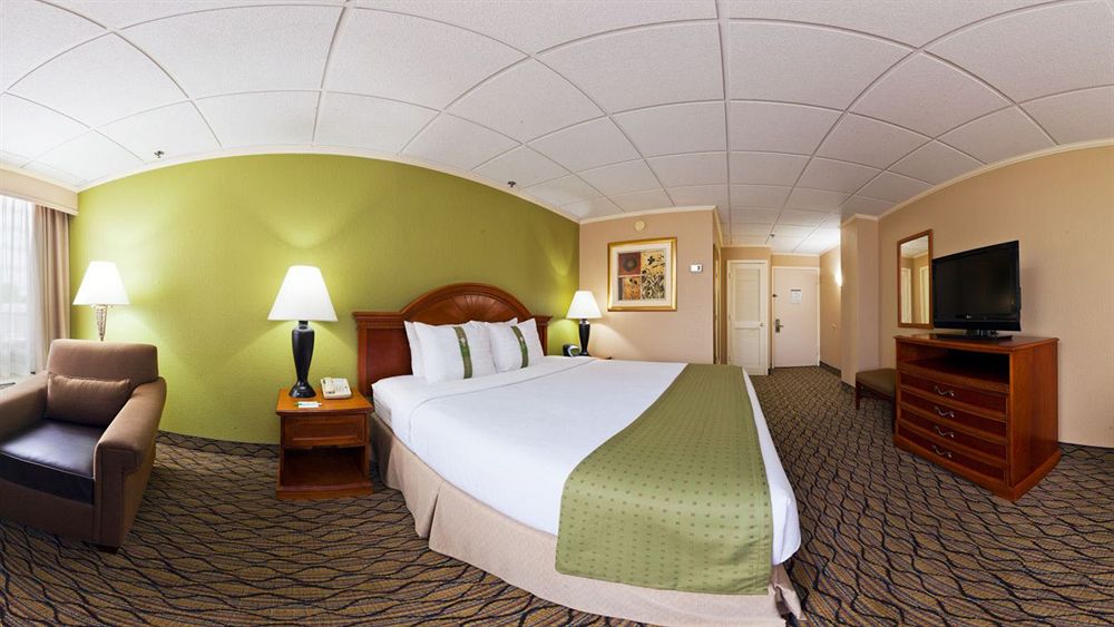 Discount Coupon for Holiday Inn Clark Newark Area in Clark, New