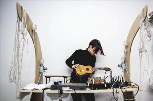 Live sound installation/performance by link (Thessia Machado) 
