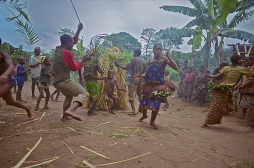 FOREST OF THE DANCING SPIRITS / Central Africa, Sweden 