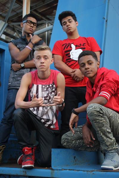 Unique Status 4 Photo