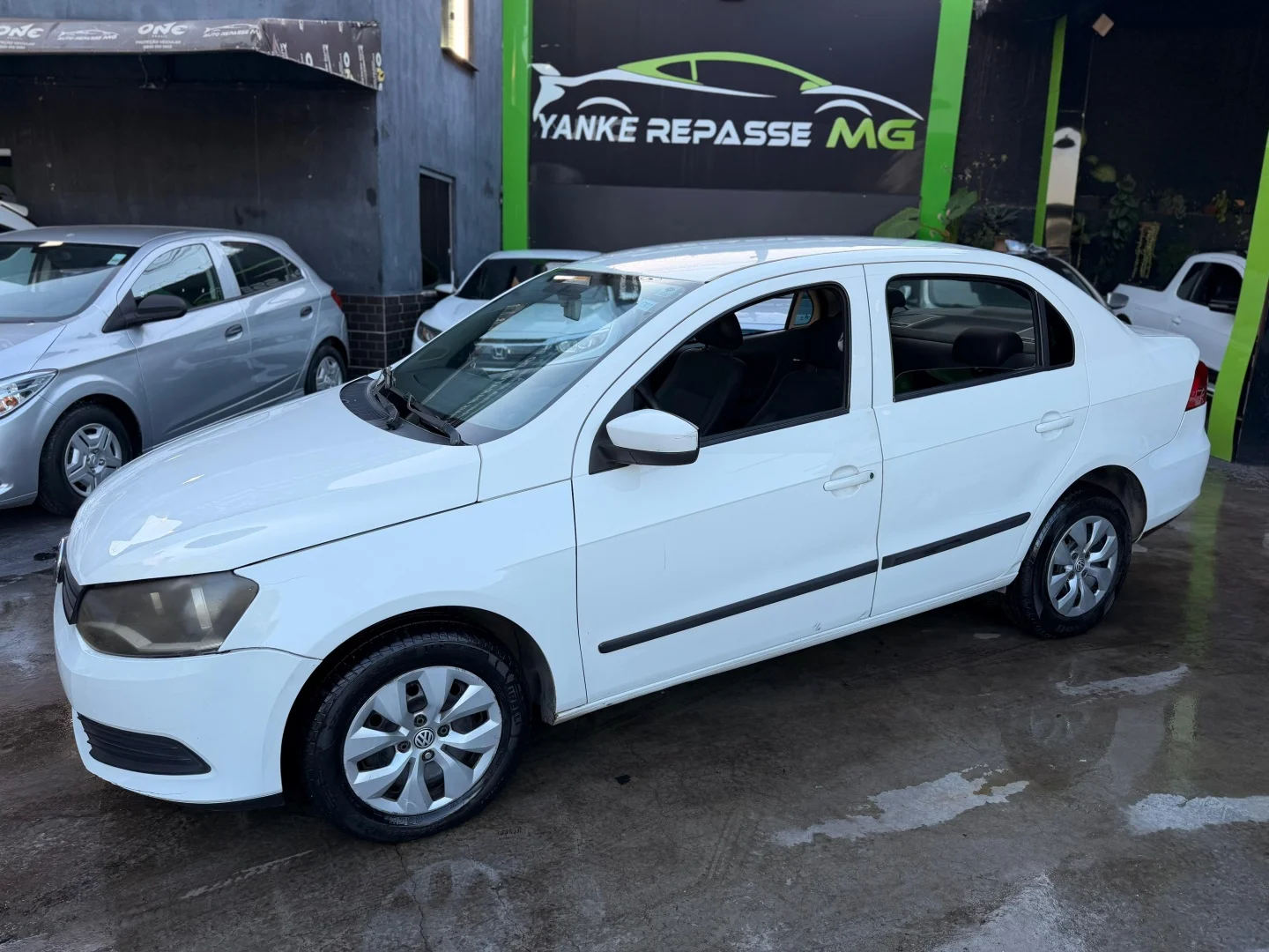 Volkswagen Voyage TRENDLINE 1.0 T.FLEX 8V 4P 2015