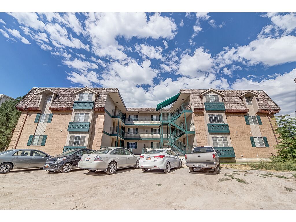 Hampstead Condos Aspen Ridge Management