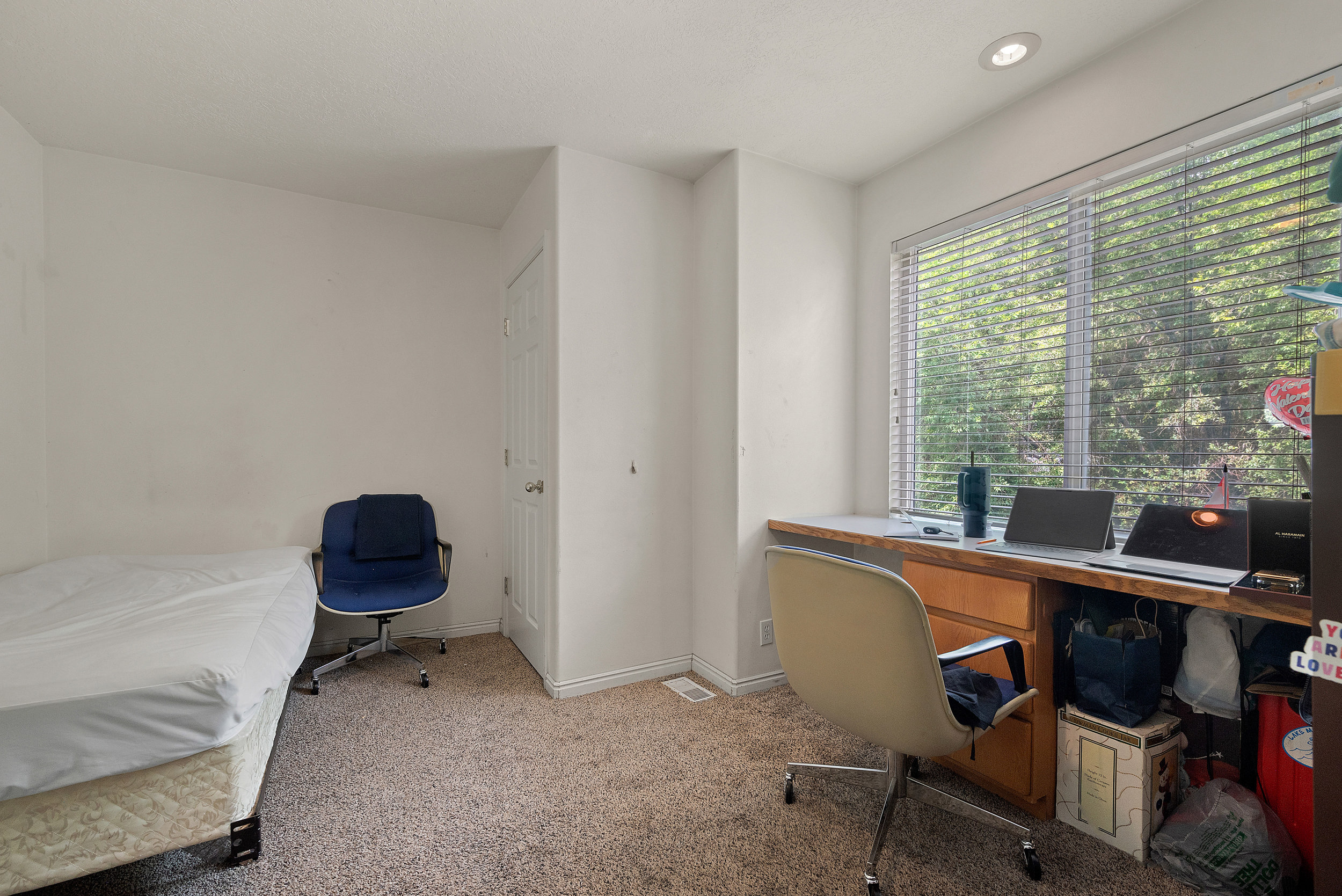 21_677-e-300-n-3-provo-ut