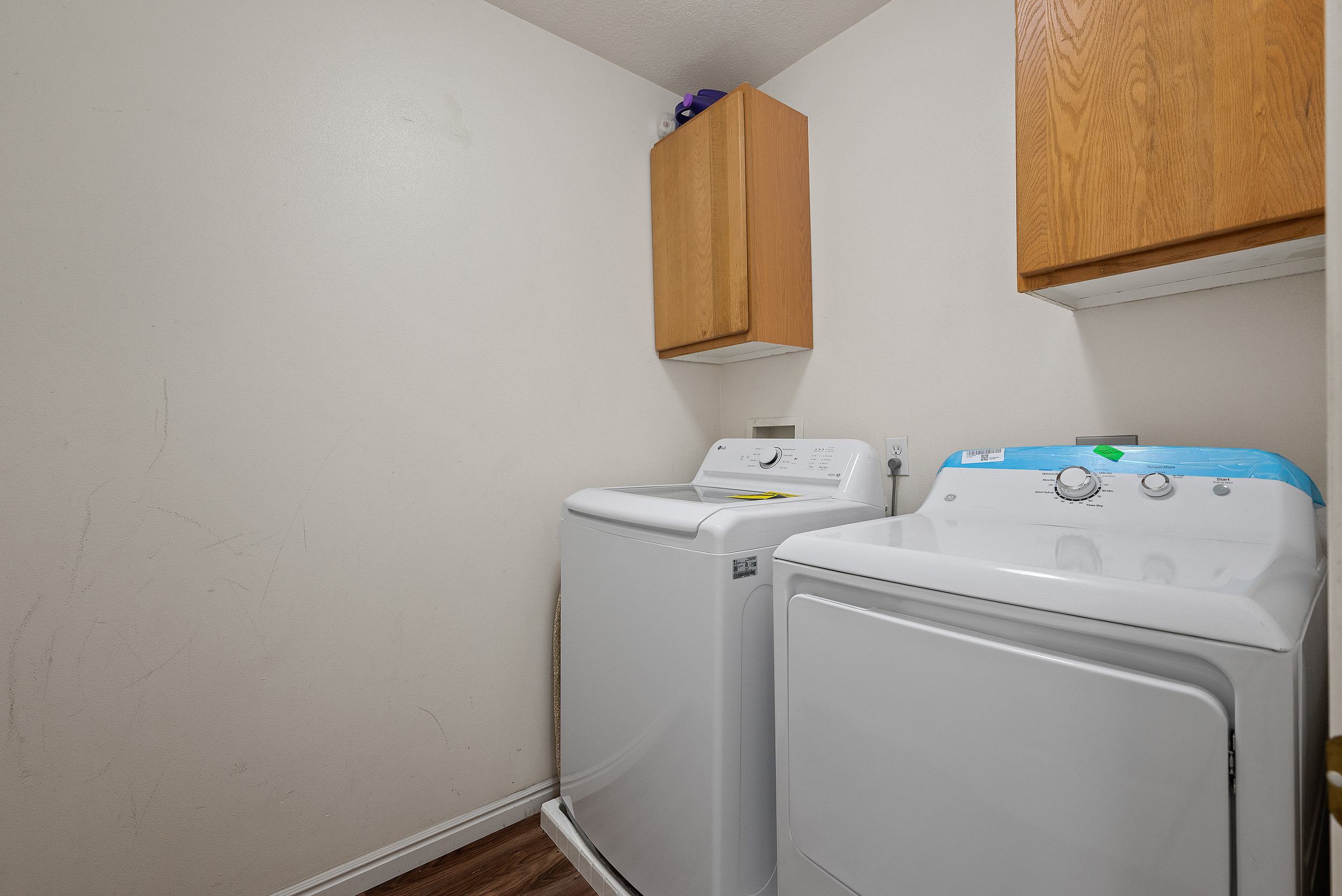 25_677-e-300-n-3-provo-ut