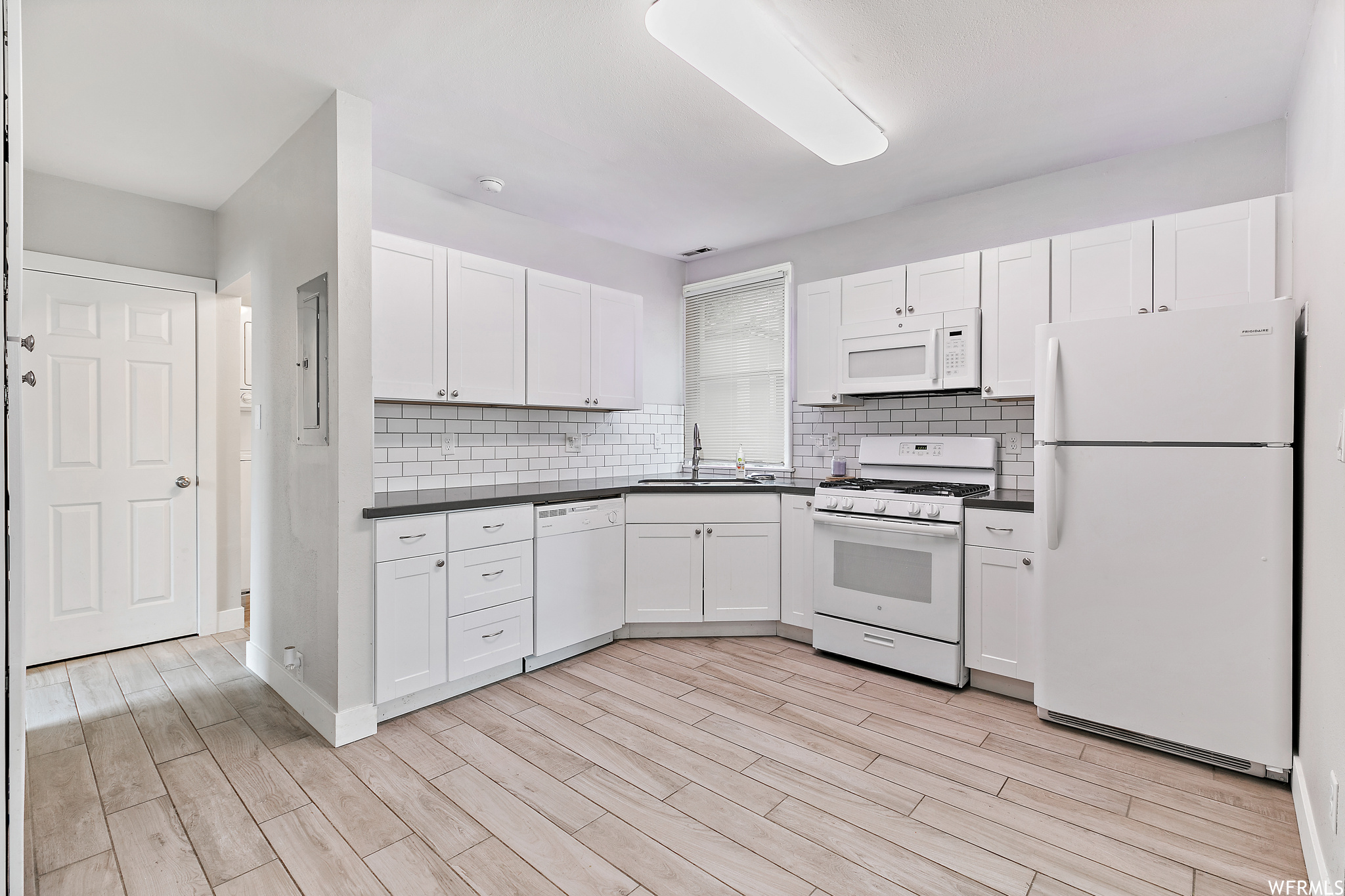 1966338_9f35a0300db146d27edc60ccab417e6e_654a7678869e1