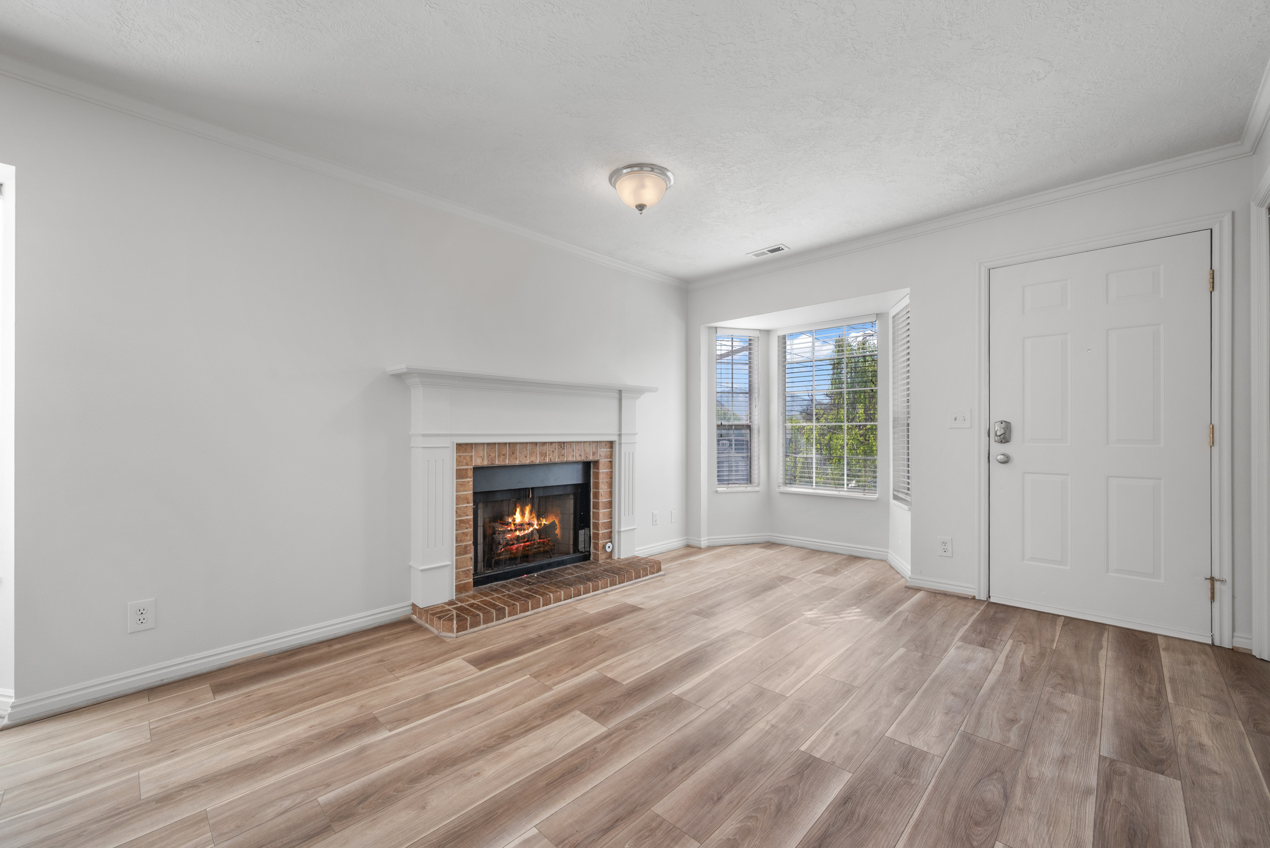 14_619-n-700-e-2-provo-ut