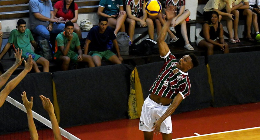Fluminense vence de novo e mantém invencibilidade no Carioca de Vôlei sobre o Mengão