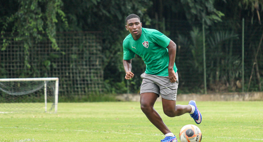 Ryan se inspira na camisa 9 e mira gols no Fla-Flu da Copa Rio Sub-16
