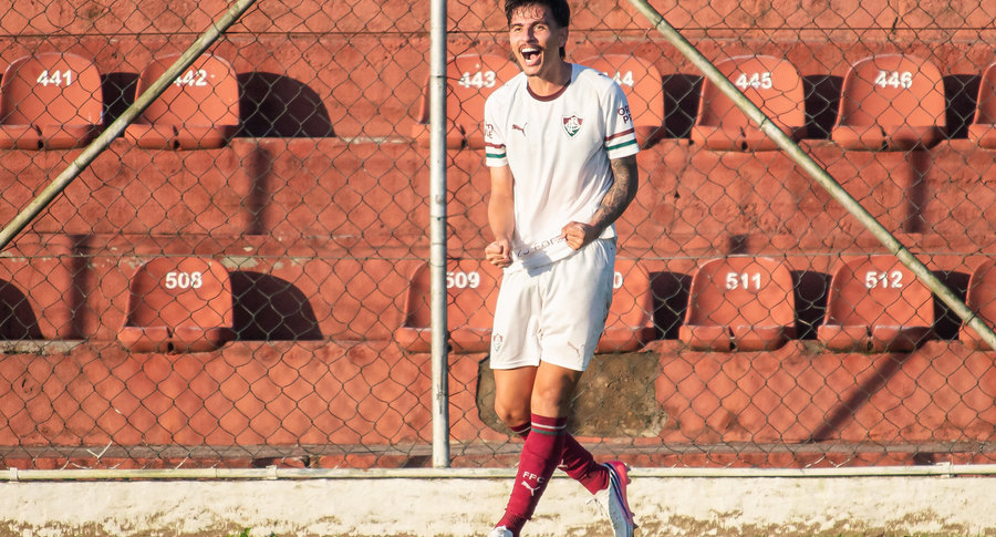 Murilo Dourado festeja gol em estreia pelo Sub-20 do Fluminense