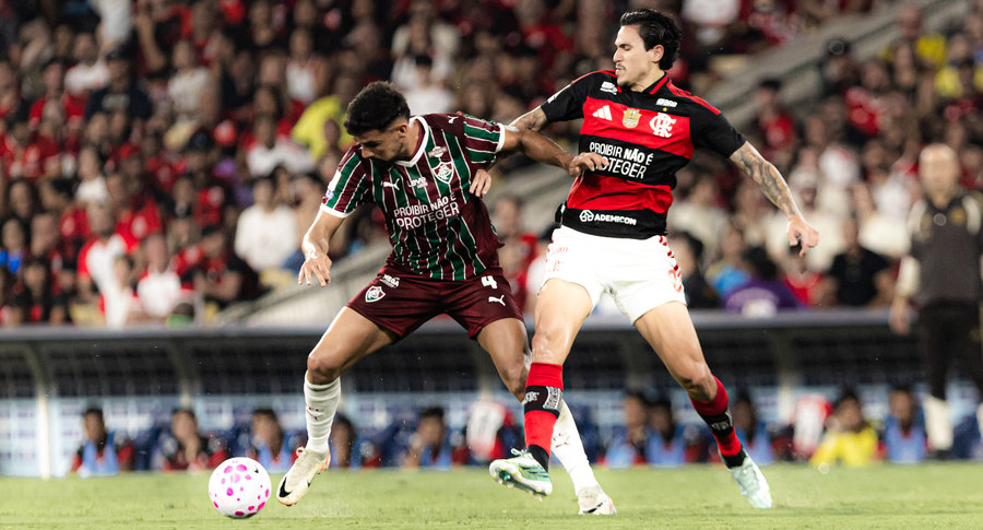 Flamengo defeats Fluminense 1-0 on Jorge Carrascal goal